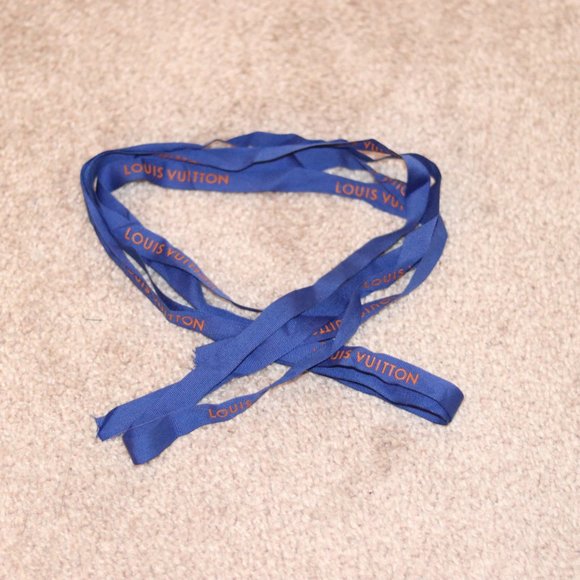 Louis Vuitton Ribbon - Picture 2 of 2